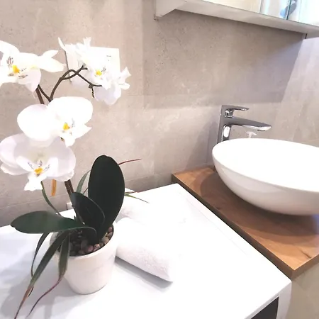 Relax And Enjoy Stobrec Apartman